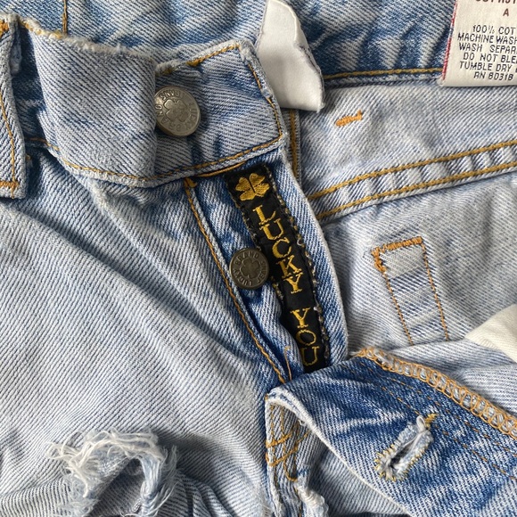 Shorts - Picture 2 of 4